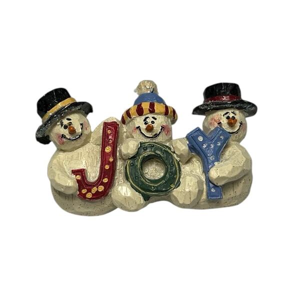 Three Snowmen with Hats Holding JOY Letters Resin Pin or Brooch EUC - Picture 1 of 3